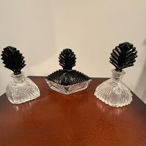 1930’s Art Deco perfume and powder set. Beautiful